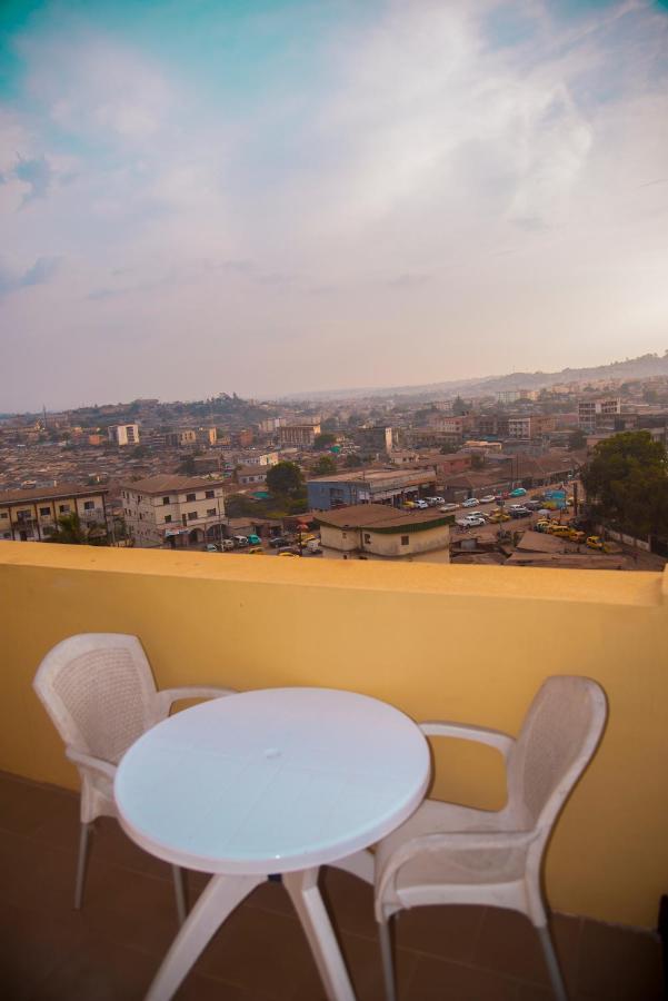 Appartement Meuble 2 Chambres Avec Salle De Bain - 1 Salon - 1E Cuisine - La Concorde - Quartier Nkomkana Yaoundé Eksteriør bilde